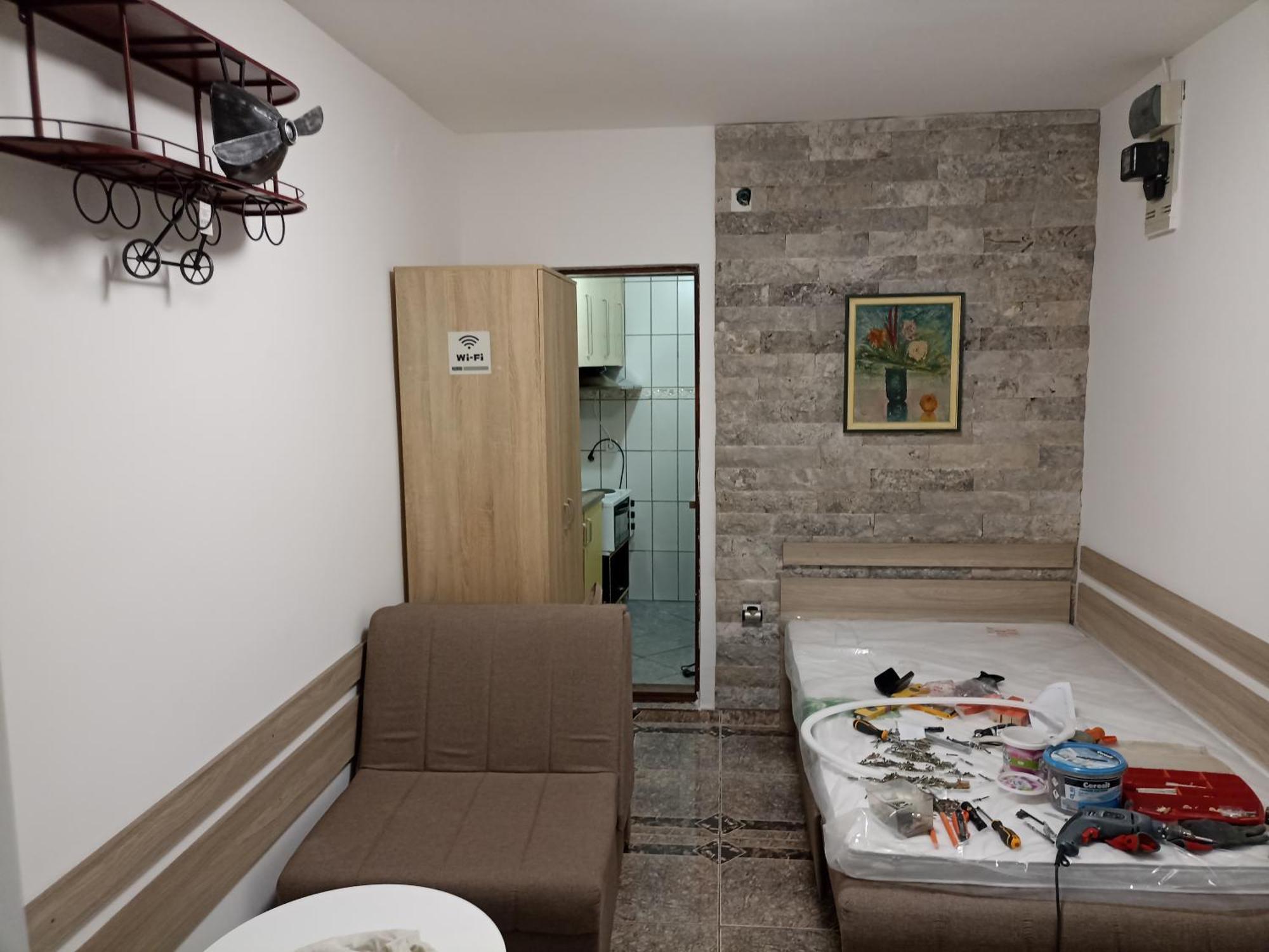 Mini Garsonjera Hotel Podgoriţa Cameră foto
